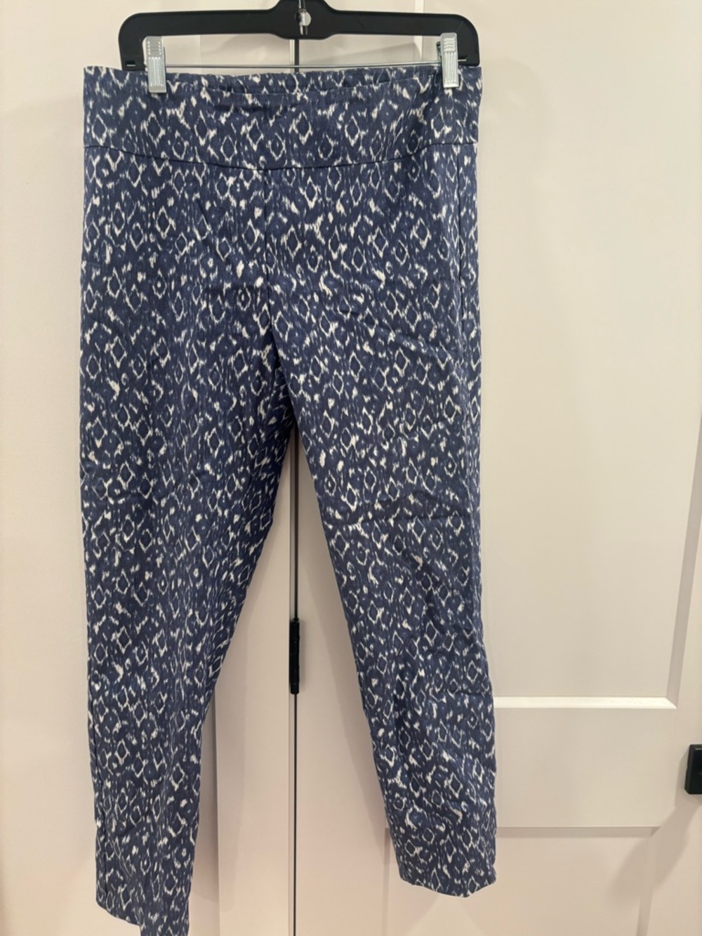 Elliot Lauren Navy & White Printed Ankle Pants